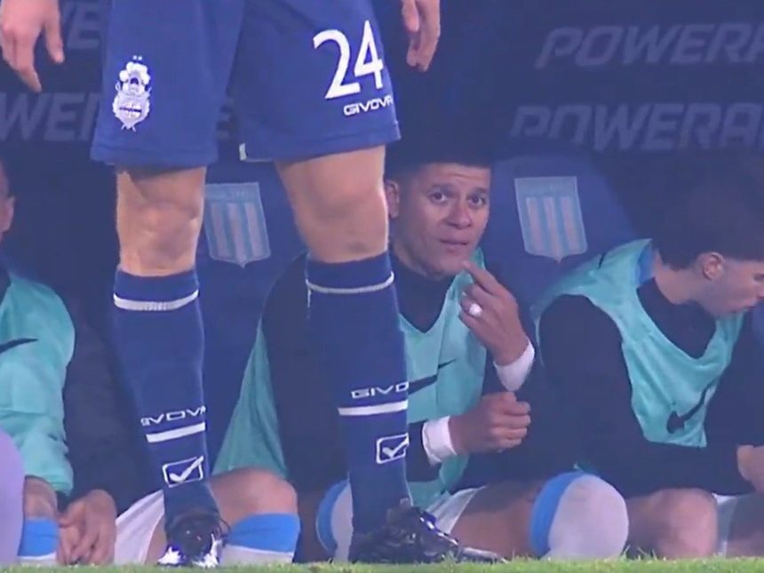 Racing: Vojvoda revela por qué dejó a Rojo en el banco sin sanción
