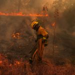 España en llamas: más de 100,000 evacuados por el peor incendio