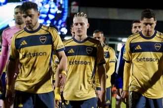 Riestra brilla con golazo y sorprende al Boca de Arruabarrena
