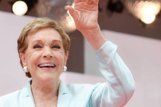 Julie Andrews: La historia en primera persona de sus icónicos personajes