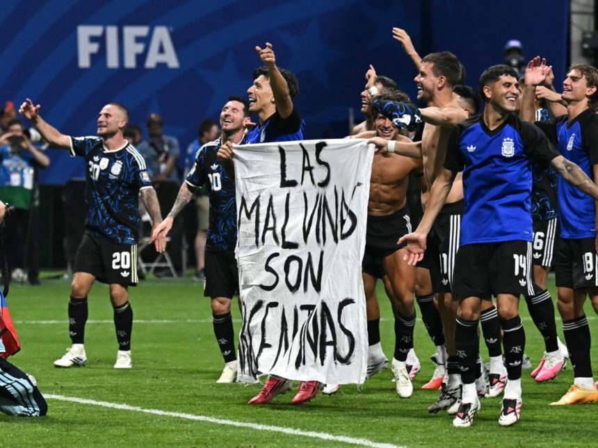 FIFA Investiga a Argentina: Bandera de Malvinas y Final Controvertida