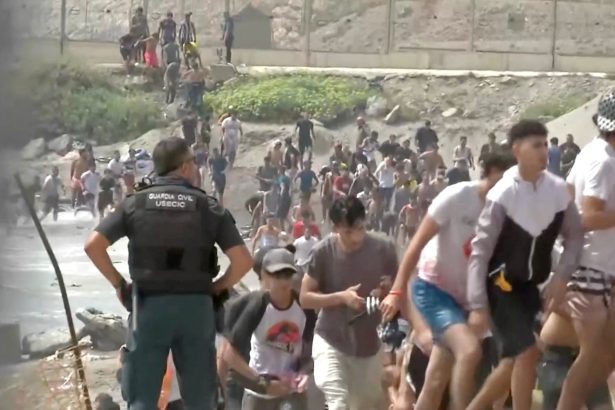 España refuerza Ceuta con el ejército ante ola de migrantes