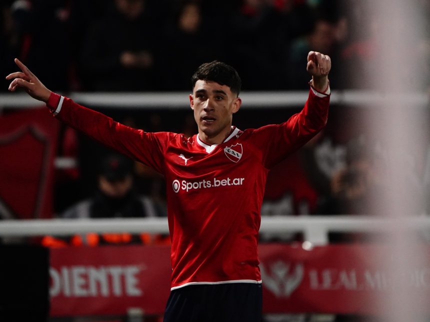 Independiente brilla con volea de Montiel y mantiene puntaje perfecto
