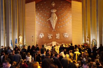 Desgarradora despedida en la Catedral de San Juan: un adiós inolvidable