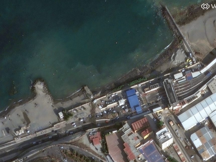 Las impresionantes fotos satelitales del masivo ingreso de inmigrantes marroquíes a Ceuta