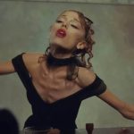 Ariana Grande vuelve a preocupar a sus fans por extrema delgadez, a días de inaugurar un fondo para contribuir a la salud mental de los músicos