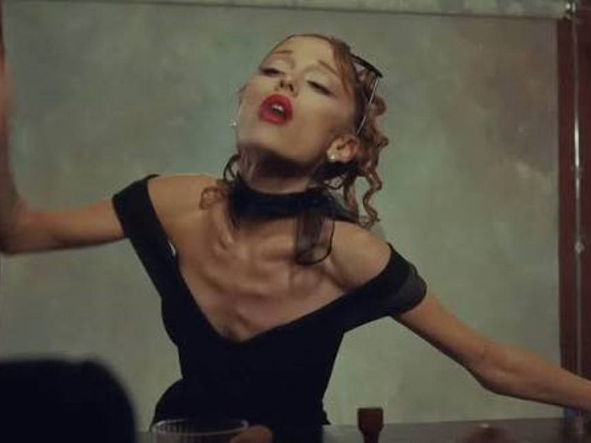 Ariana Grande vuelve a preocupar a sus fans por extrema delgadez, a días de inaugurar un fondo para contribuir a la salud mental de los músicos
