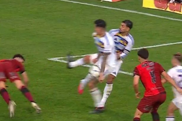 Polémica en Rosario: la mano de Di Lollo que hizo estallar al Coloso y desató el reclamo de todo Newell’s vs Boca