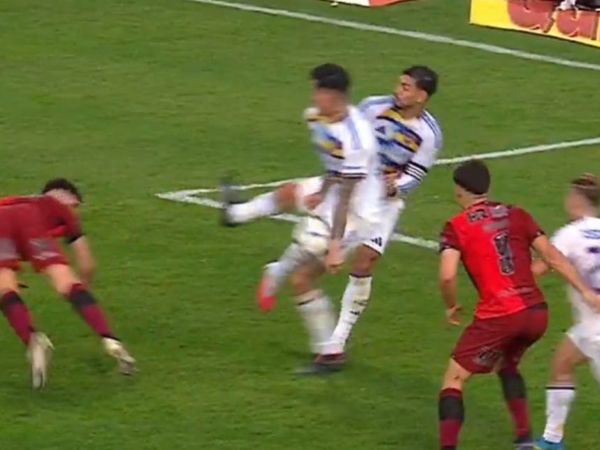Polémica en Rosario: la mano de Di Lollo que hizo estallar al Coloso y desató el reclamo de todo Newell’s vs Boca
