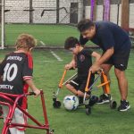 Fútbol en andadores en una exposición sobre rehabilitación y ortopedia con especialistas de todo el mundo