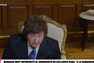 La nueva fórmula de Milei para repuntar en las encuestas: una entrevista por día, menos tiempo en redes y más millas de derecha