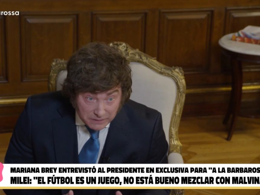 La nueva fórmula de Milei para repuntar en las encuestas: una entrevista por día, menos tiempo en redes y más millas de derecha