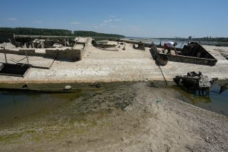 El Danubio se queda sin agua y del fondo del río surgen acorazados alemanes y restos de mamut