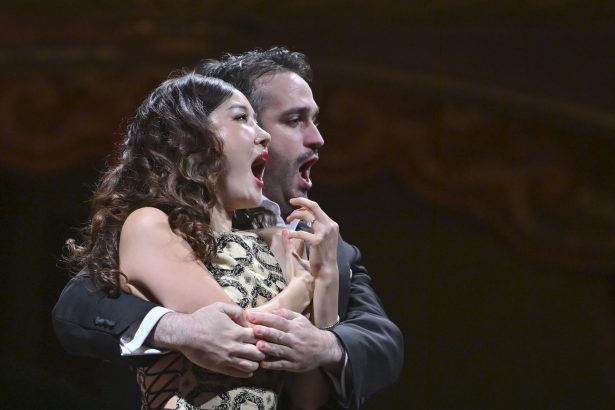 El gran momento del tenor español Xabier Anduaga: una voz con proyección extraordinaria, que llenó el Teatro Colón sin esfuerzo