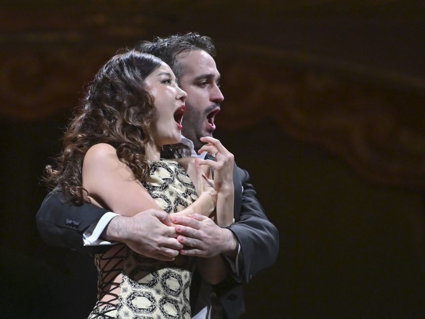 El gran momento del tenor español Xabier Anduaga: una voz con proyección extraordinaria, que llenó el Teatro Colón sin esfuerzo
