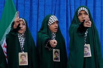 Un Trump enojado lucha por comprender a los desafíos de los líderes de Irán