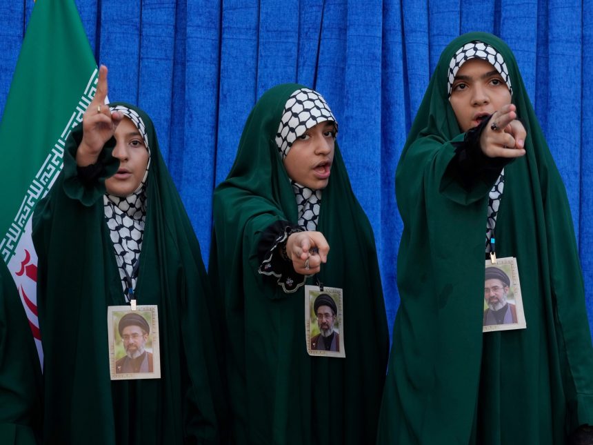 Un Trump enojado lucha por comprender a los desafíos de los líderes de Irán