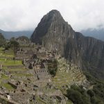 Alerta en Perú por un incendio forestal en Machu Picchu que  afecta el servicio de trenes hacia el santuario