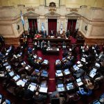 Senado: el oficialismo aprobó la ley que acelera desalojos pero tuvo retirar otro capítulo para evitar una derrota