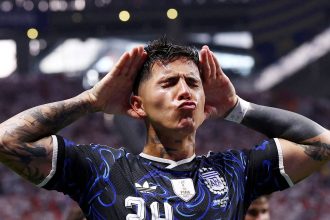 Enzo Fernández prepara su vuelta al Chelsea pero está en la mira de un gigante de la Premier League