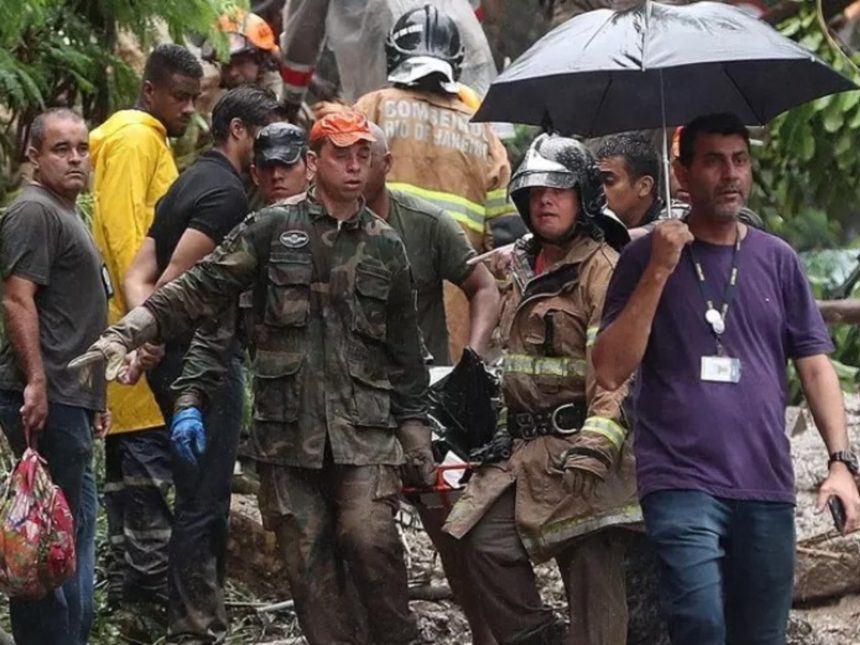 Otra tragedia con un helicóptero en Río de Janeiro: murieron el piloto, una abuela, su hija y la nieta