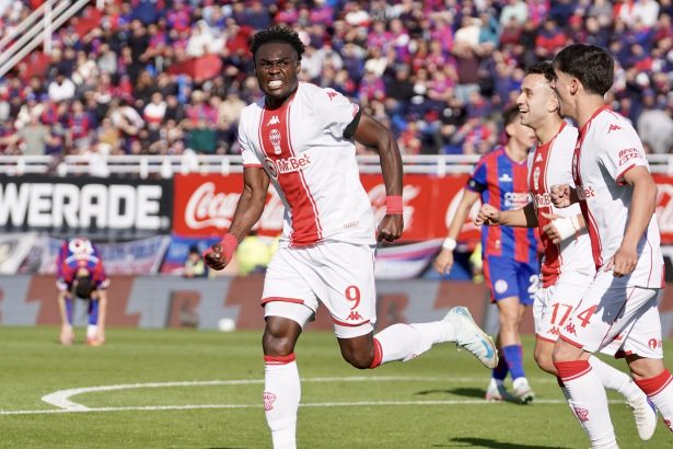 Huracán hizo historia: le ganó a San Lorenzo en el Nuevo Gasómetro después de 25 años y profundizó su crisis