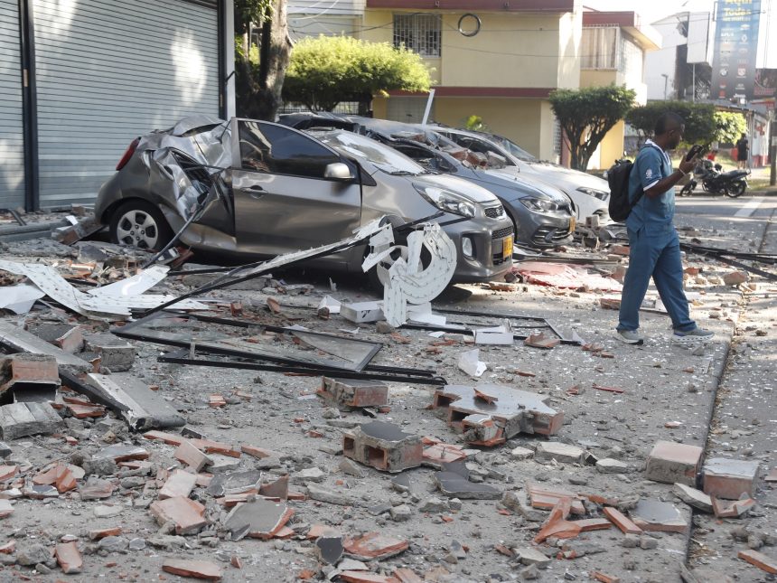 Pánico y edificios con graves daños: los videos del terremoto que sacudió a Colombia