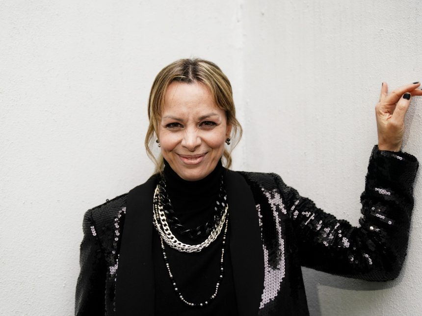 Cecilia “Caramelito” Carrizo, a 30 años del boom, el recuerdo de su hermano Martín, la reedición de sus canciones y por qué dejó la tele para priorizar la familia