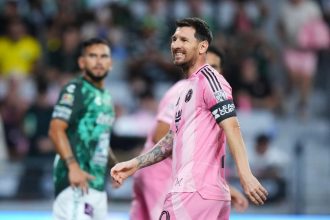 Lionel Messi reapareció de sorpresa en Inter Miami, cinco días después de la muerte de papá Jorge, pero León lo eliminó de la Leagues Cup