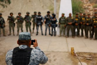 Estados Unidos amenaza con ejecutar ataques «en tierra» contra narcos junto a socios latinoamericanos, entre ellos la Argentina