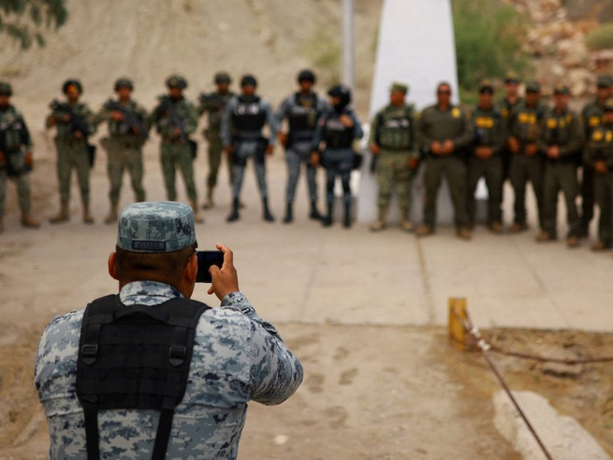 Estados Unidos amenaza con ejecutar ataques «en tierra» contra narcos junto a socios latinoamericanos, entre ellos la Argentina