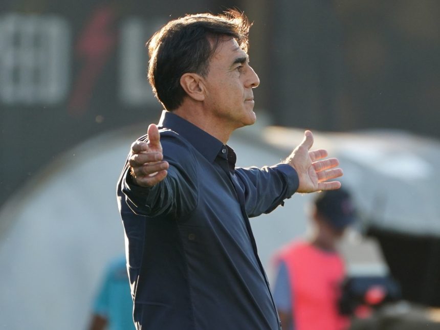 Independiente decidió echar a Gustavo Quinteros: la danza de nombres para sucederlo