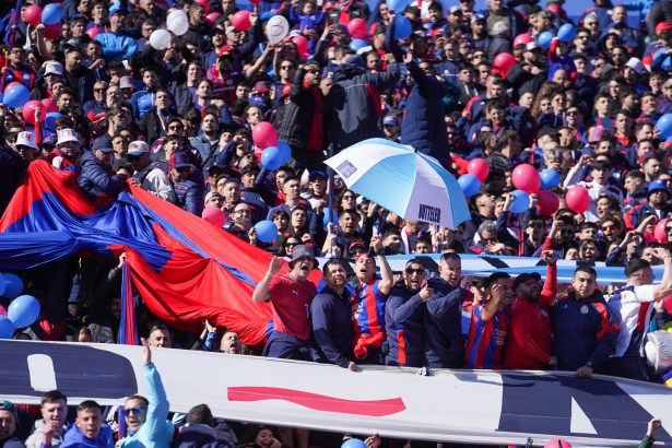 Tensión en San Lorenzo: un grupo de barras interrumpió la práctica y les hizo una dura exigencia a los jugadores