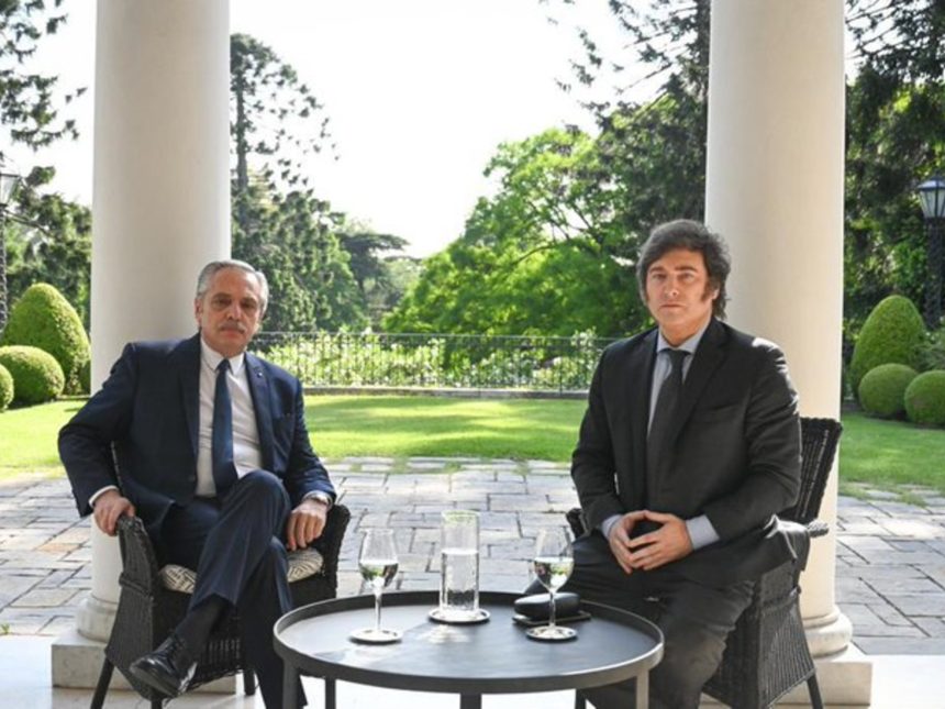 Javier Milei y sus medidas, EN VIVO: «Hay que revisar la condición psiquiátrica del Presidente», el insólito pedido de Alberto Fernández al reaparecer en un streaming