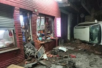 Mar del Plata: un muerto y cinco heridos por el brutal vuelco y choque de una camioneta contra un almacén