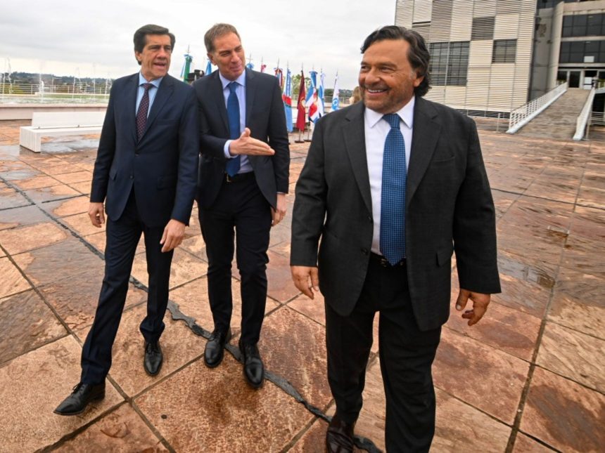Santilli y Caputo recibirán a los gobernadores del Norte Grande: reducción de tarifas por zona cálida para destrabar el debate por zonas frías