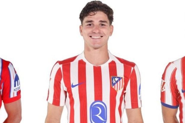 Julián Alvarez, de la ilusión a la resignación: ya posó como jugador del Atlético de Madrid tras frustrarse su pase al Barcelona