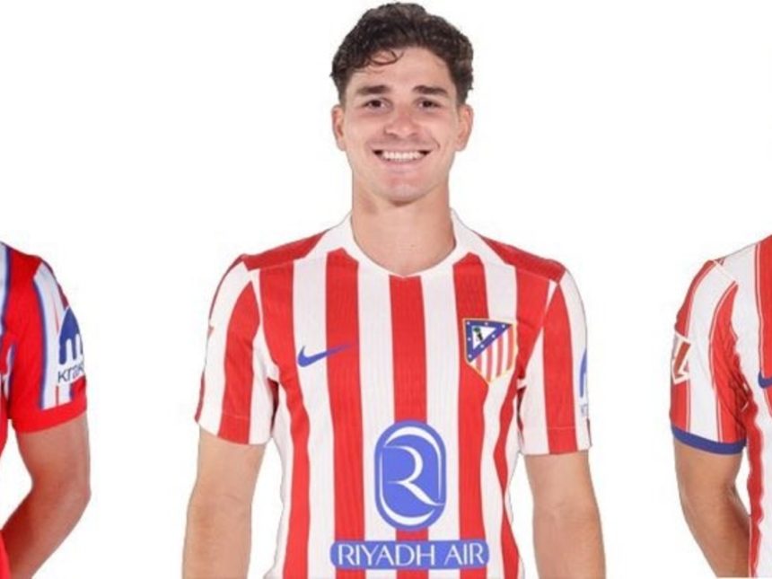 Julián Alvarez, de la ilusión a la resignación: ya posó como jugador del Atlético de Madrid tras frustrarse su pase al Barcelona