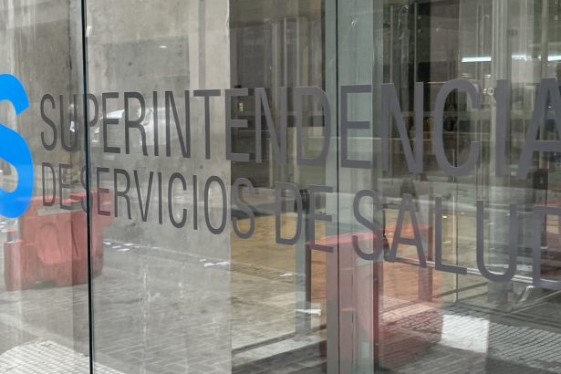El Gobierno dio de baja a 18 prepagas y mutuales: cuáles son y por qué se tomó la medida