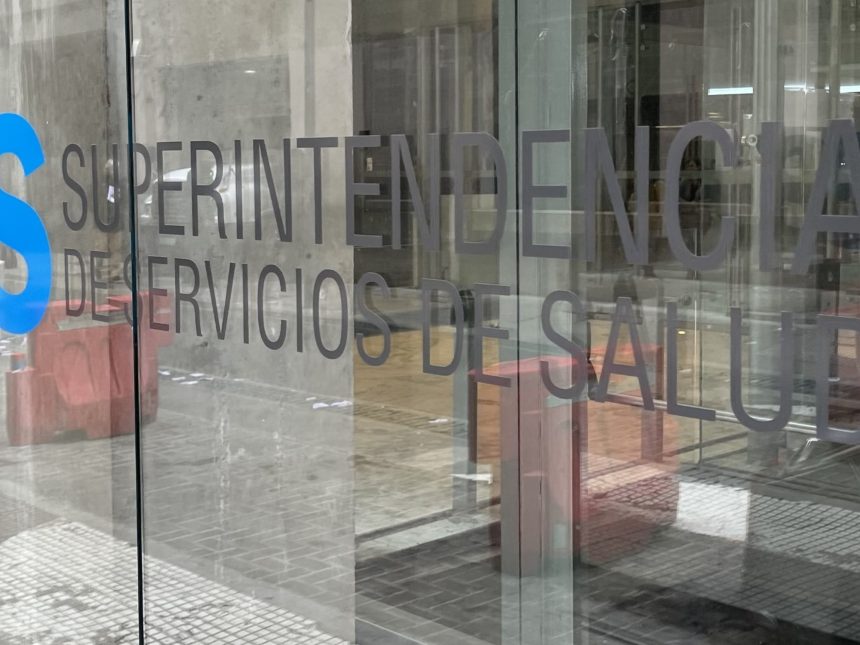 El Gobierno dio de baja a 18 prepagas y mutuales: cuáles son y por qué se tomó la medida