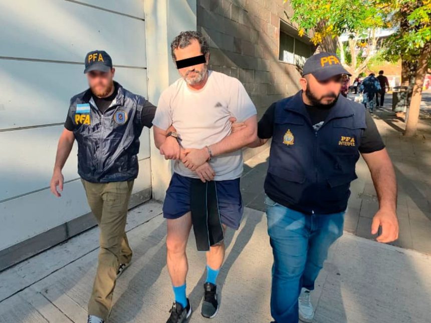 Envían a prisión preventiva al exmilitar mexicano que había pedido asilo político y fue detenido en Palermo por tráfico de combustible