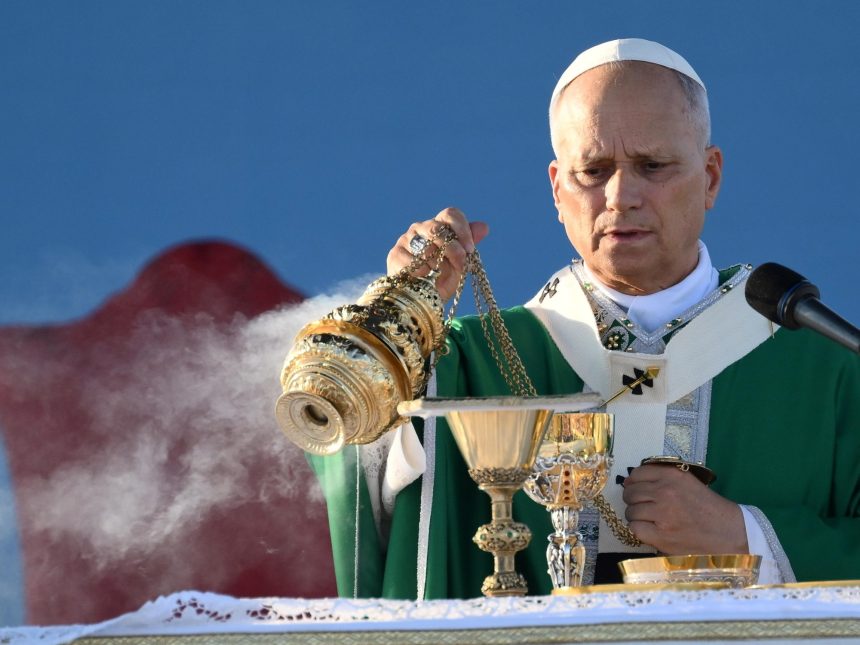 El Papa León XIV volvió a alertar sobre la Inteligencia Artificial: «No pueden ser los algoritmos los que decidan»