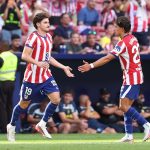 Lluvia de silbidos para Julián Alvarez en su vuelta al Atlético de Madrid, que empató con uno menos y gol de Giuliano Simeone