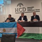 Escándalo en Zárate: el peronismo armó un acto pro Palestina en el Concejo Deliberante, embanderó el recinto, y hubo repudios
