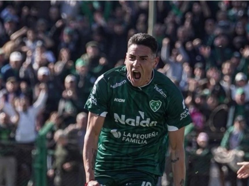 Sarmiento es pura ilusión: derrotó a Estudiantes de La Plata, sumó su cuarto triunfo consecutivo y es líder del Torneo Clausura